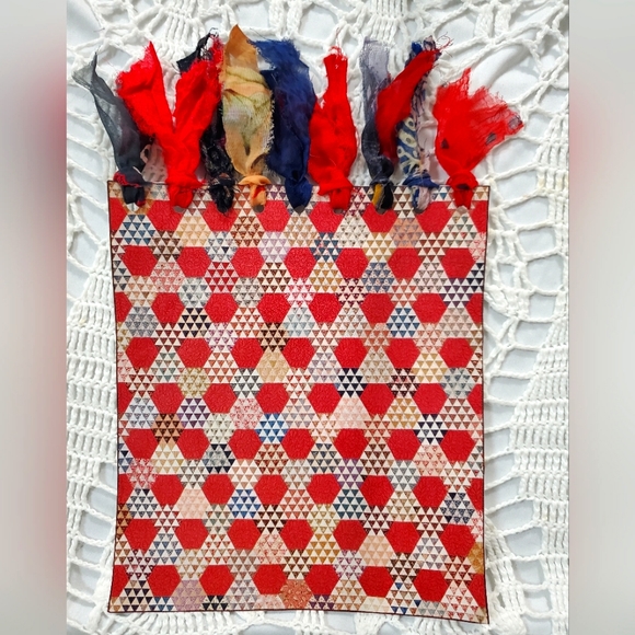 💘 HAND CRAFTED set of 3 XL quilt pattern journaling cards with fabric tassels - Picture 6 of 6